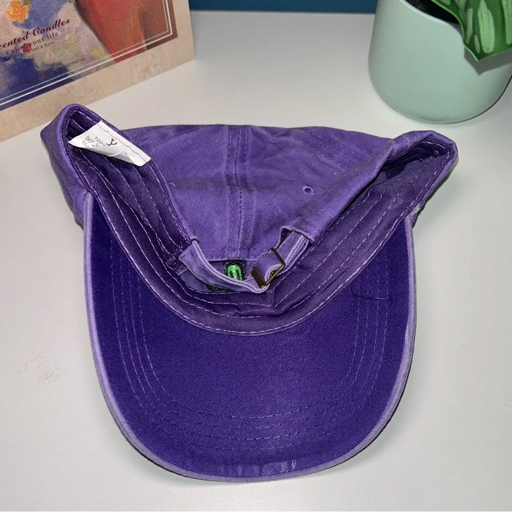 WOMENS PURPLE CAP WITH EMBROIDERED CACTUS